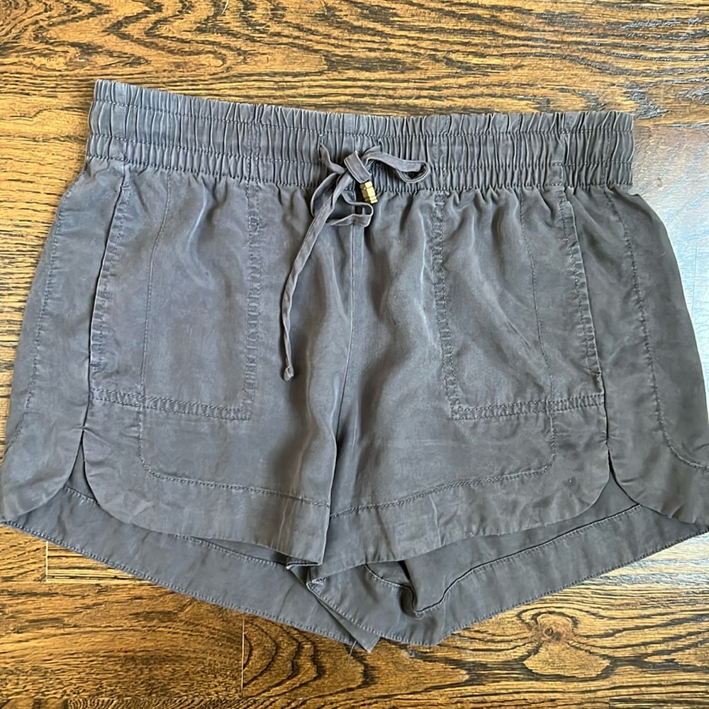 Mia Moda Short Size Small